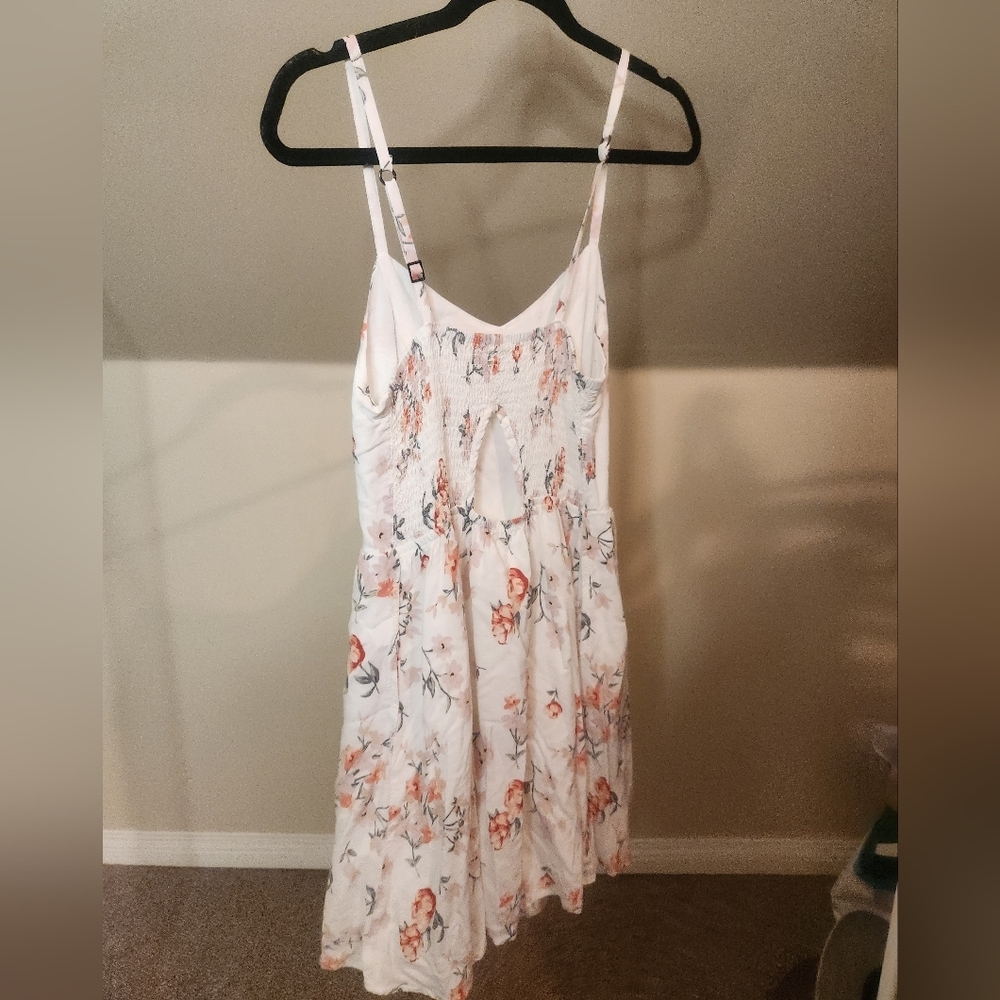 Garage- Floral Dress - Picture 2 of 3
